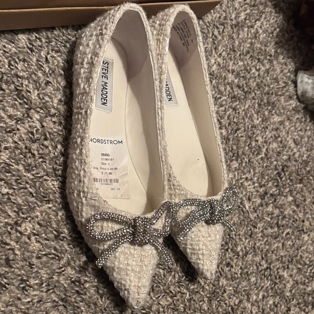 Steve Madden Cream Flats with Silver Bow - Picture 5 of 6
